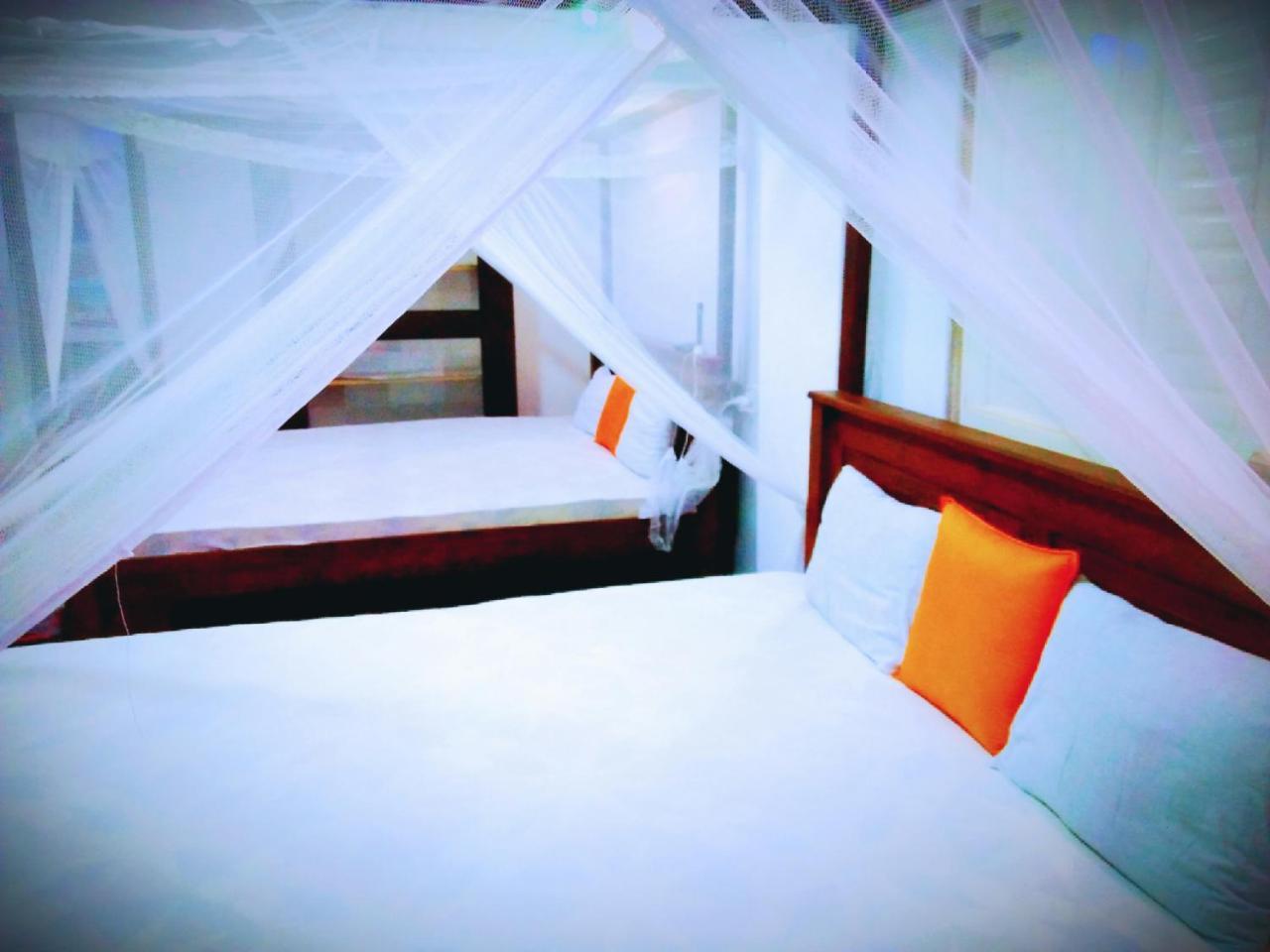 Tharurashmi Sea Pond Villa & Surf Hostel - Hiriketiya Dikwella Exteriér fotografie